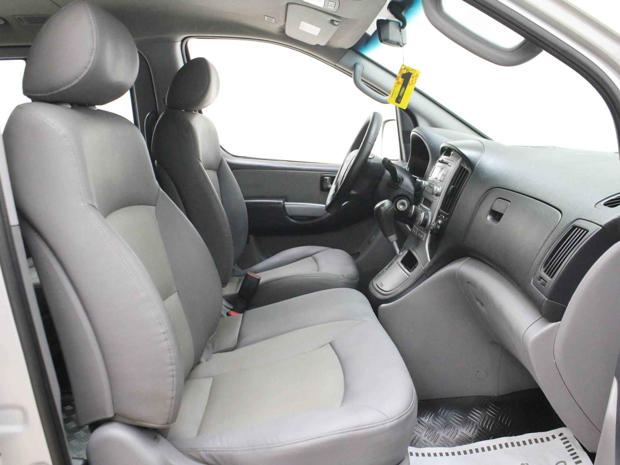 Hyundai Grand Starex, I