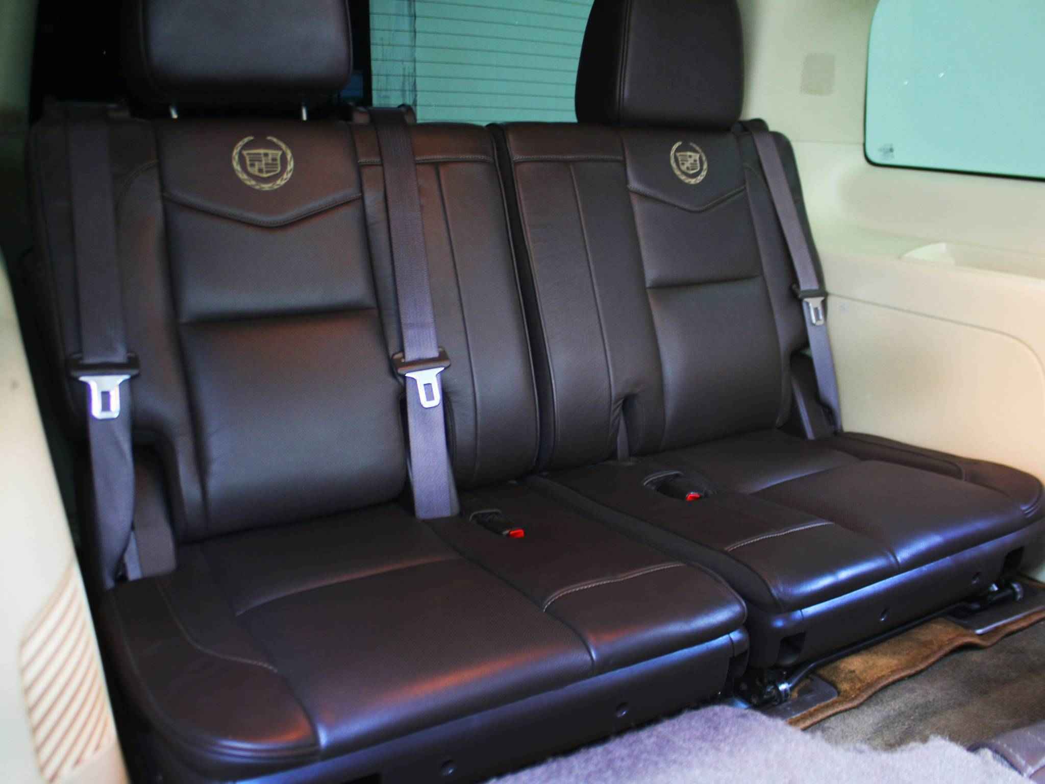 Cadillac Escalade, III