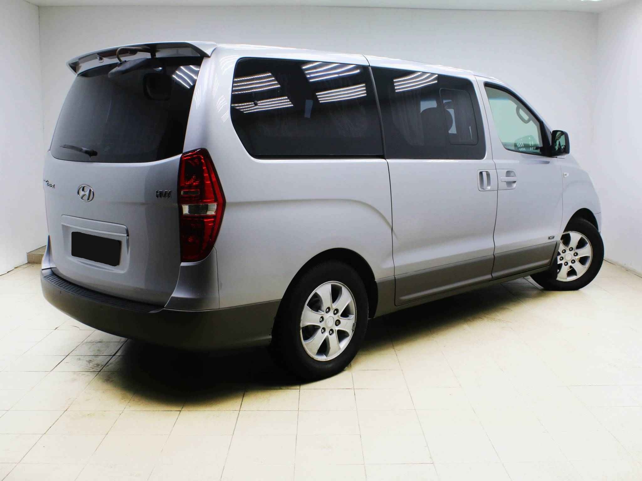 Hyundai Grand Starex, I