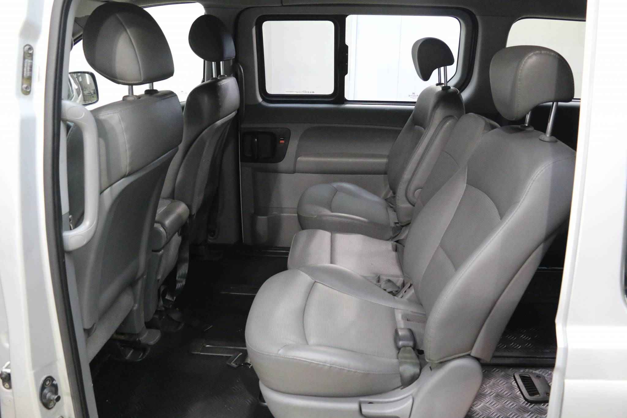 Hyundai Grand Starex, I