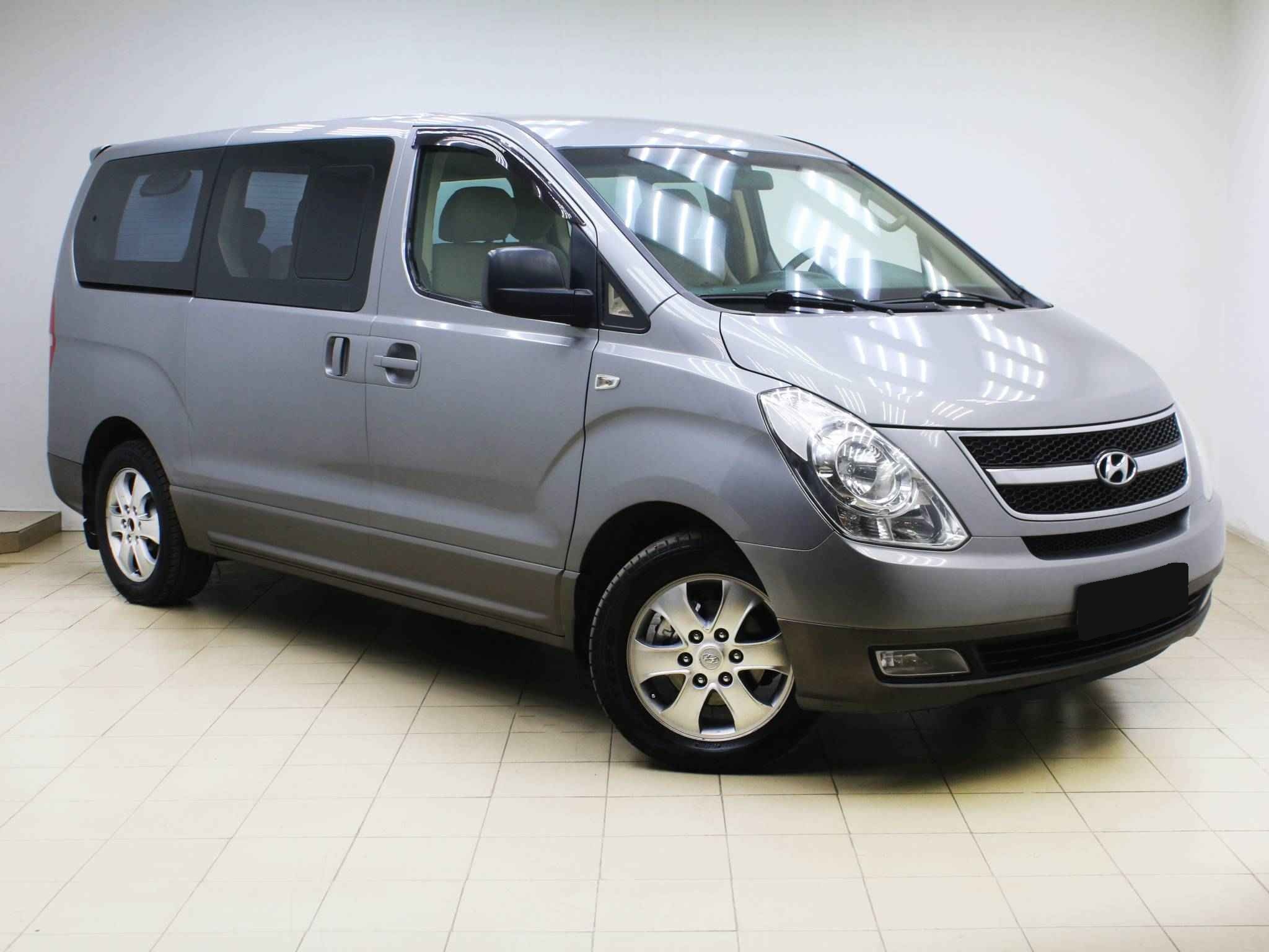 Hyundai Grand Starex, I