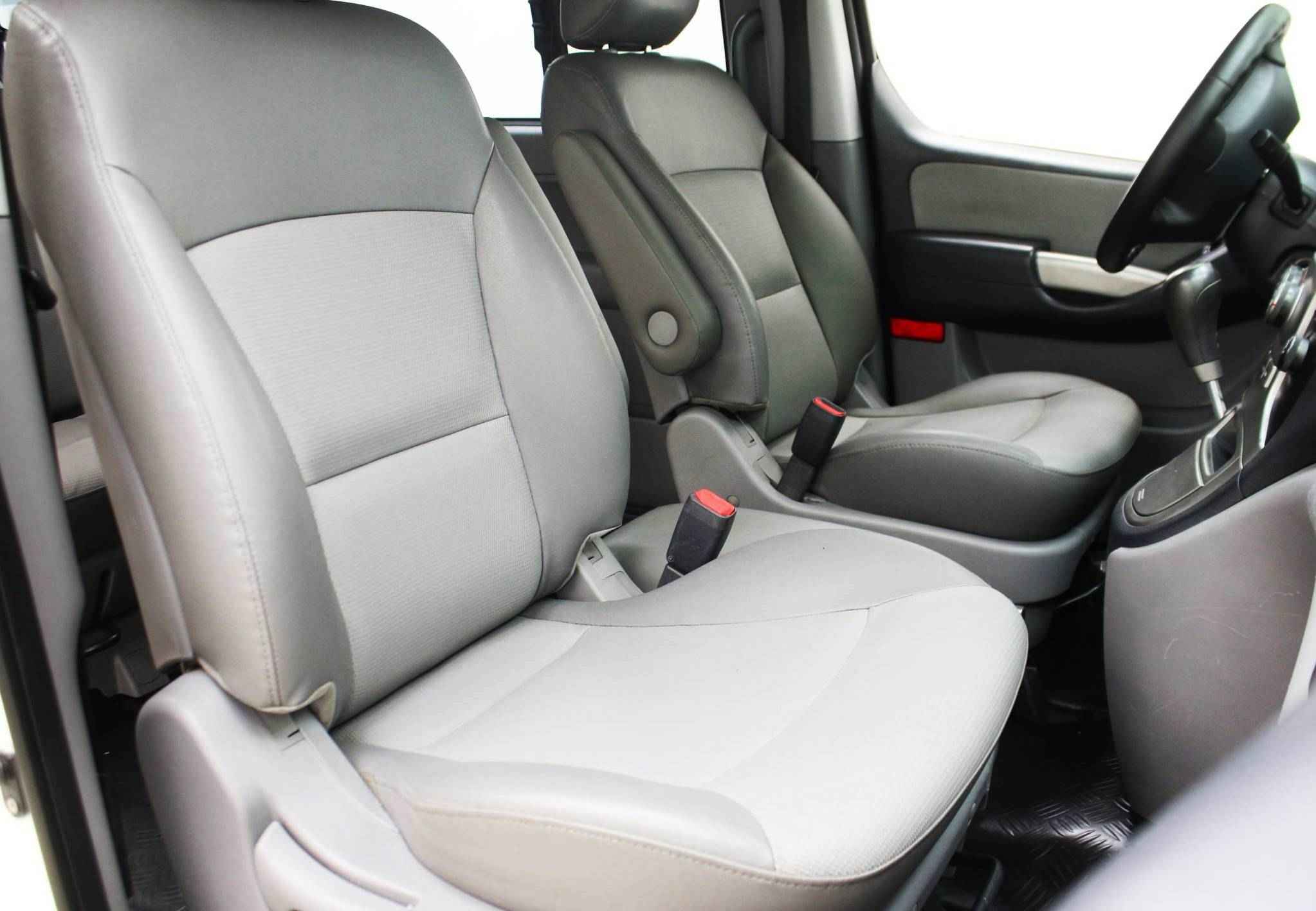 Hyundai Grand Starex, I