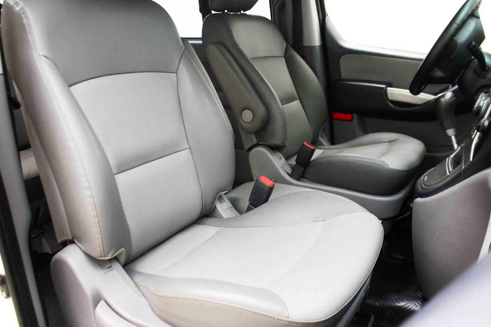 Hyundai Grand Starex, I