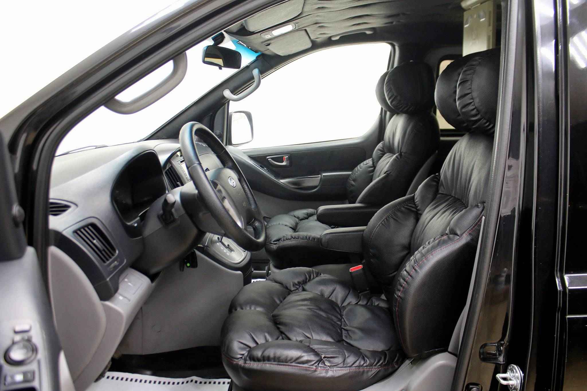 Hyundai Grand Starex, I