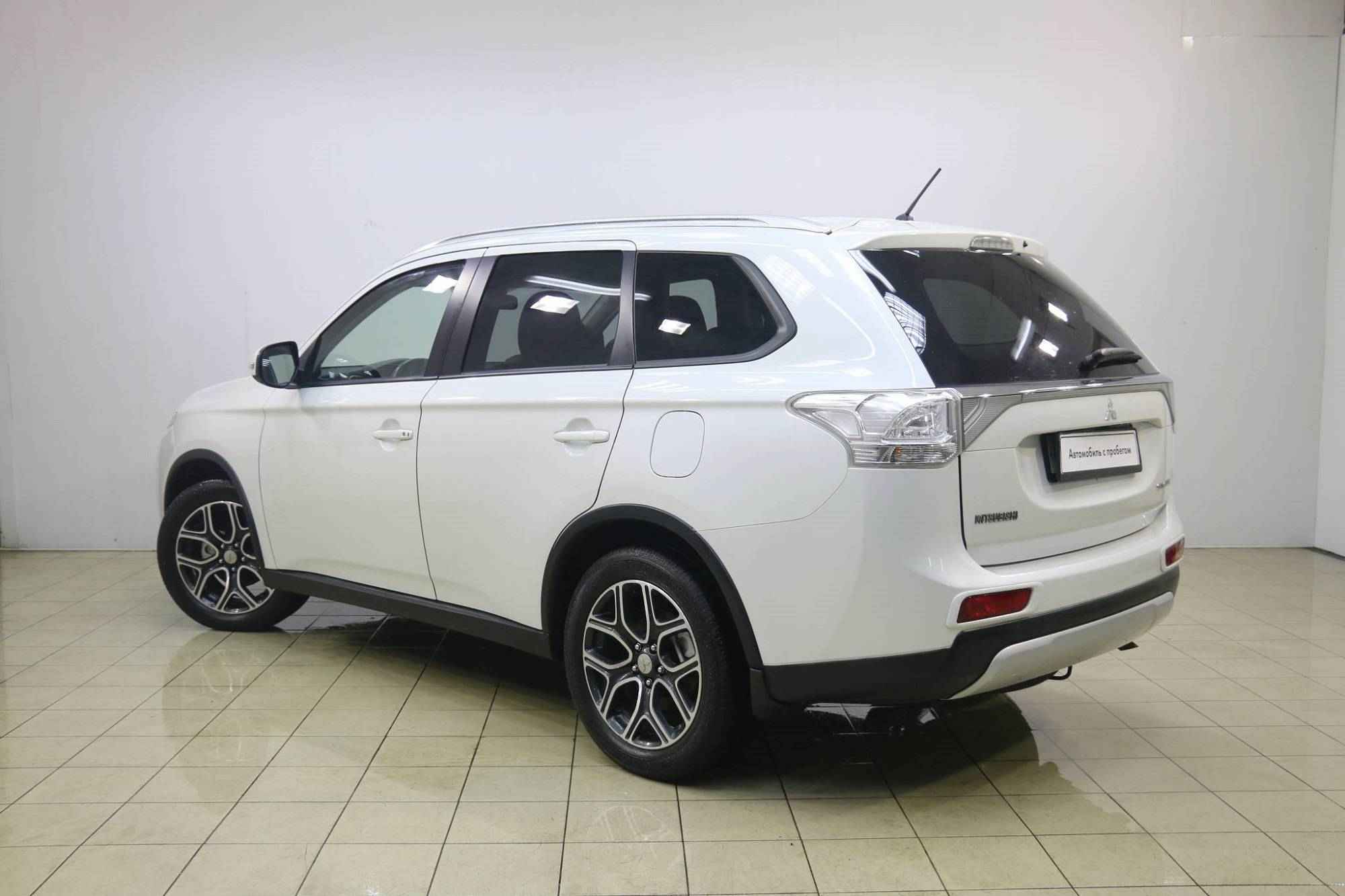 Mitsubishi Outlander, III
