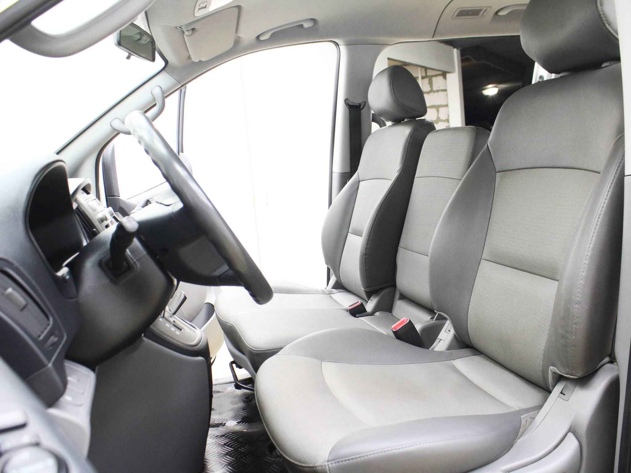 Hyundai Grand Starex, I