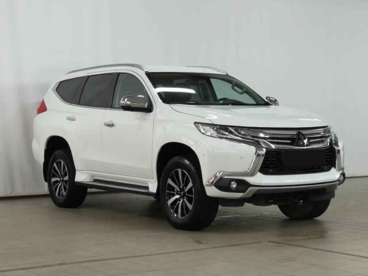 Mitsubishi Pajero Sport, III