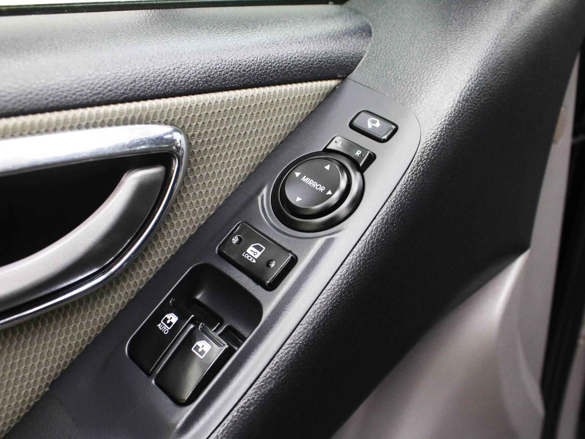 Hyundai Grand Starex, I