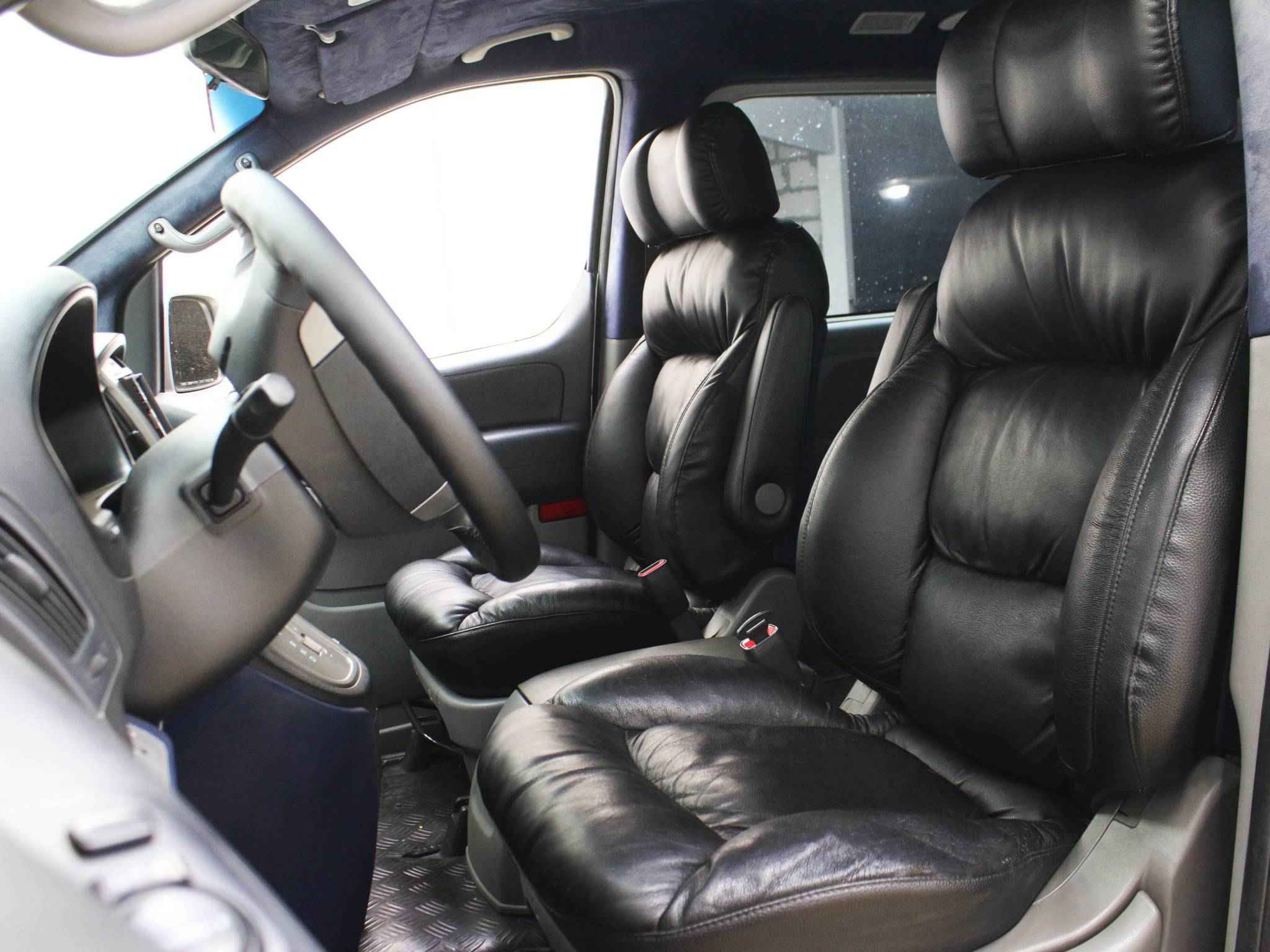 Hyundai Grand Starex, I