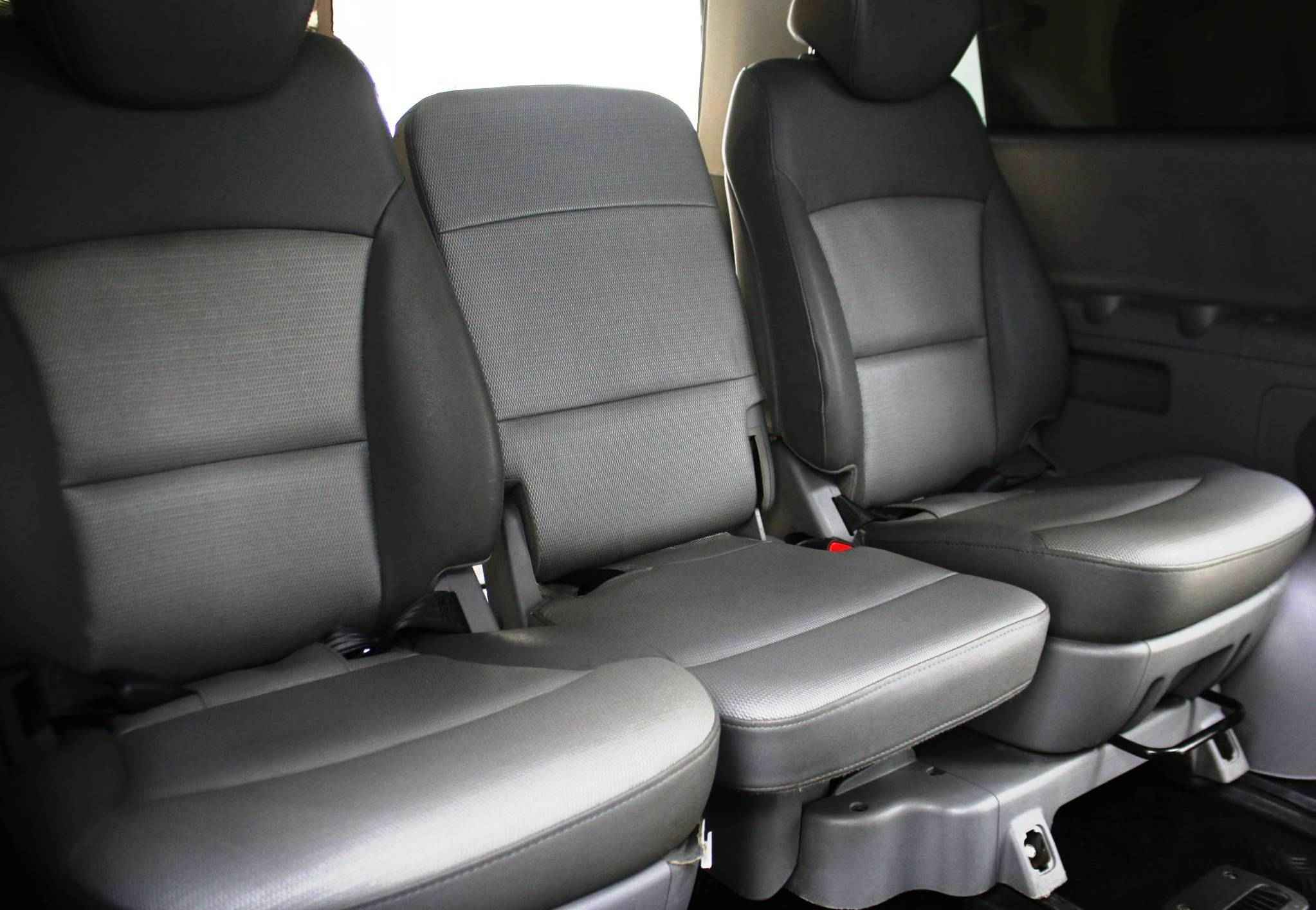 Hyundai Grand Starex, I