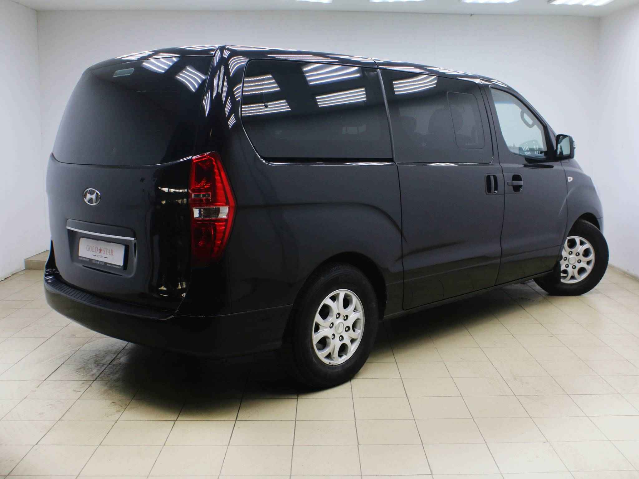 Hyundai Grand Starex, I