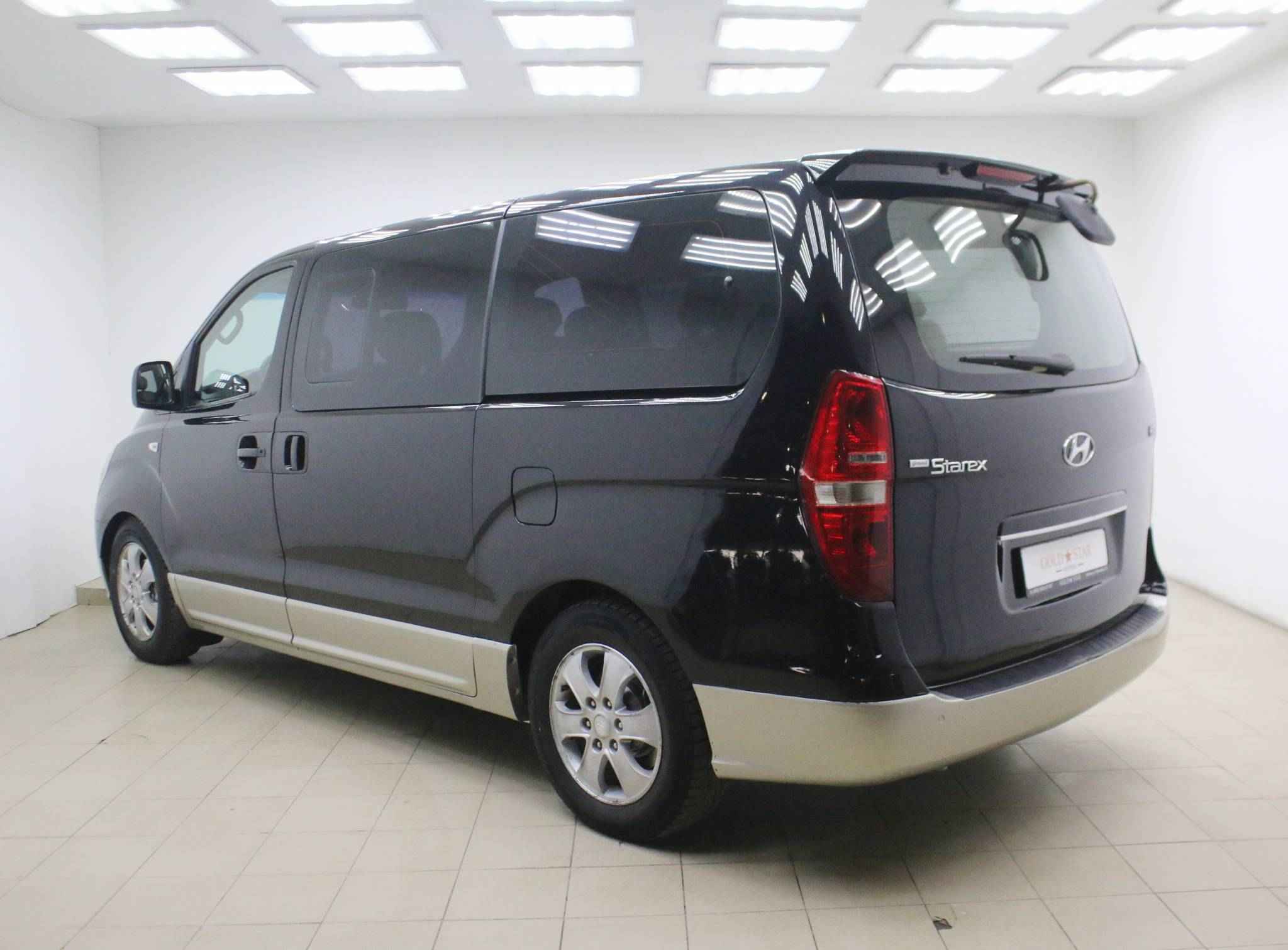 Hyundai Grand Starex, I