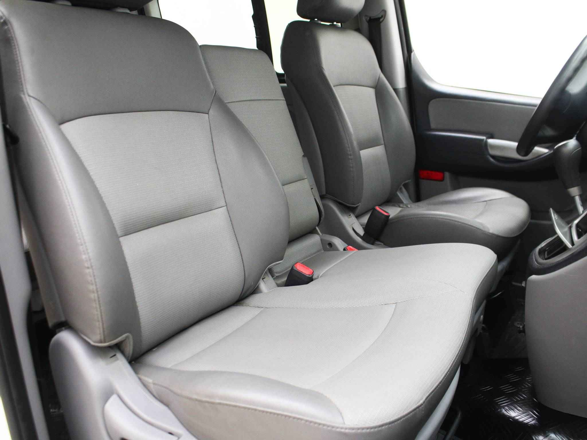 Hyundai Grand Starex, I