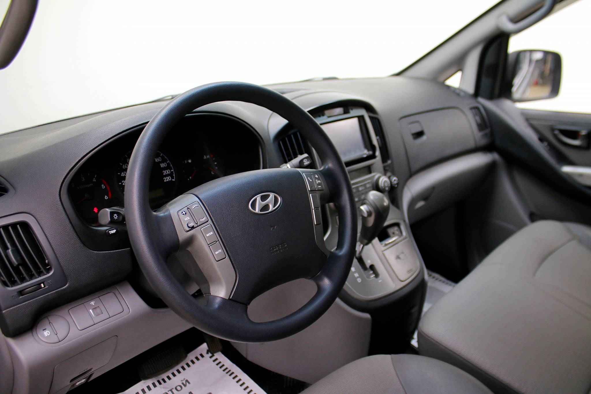 Hyundai Grand Starex, I