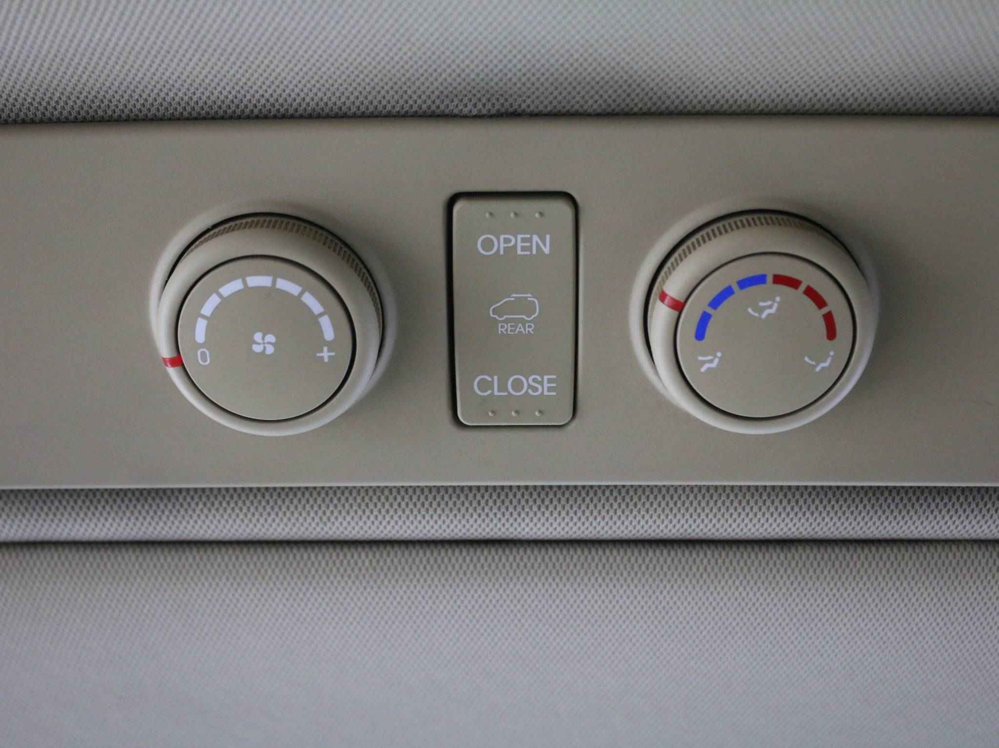 Hyundai Grand Starex, I