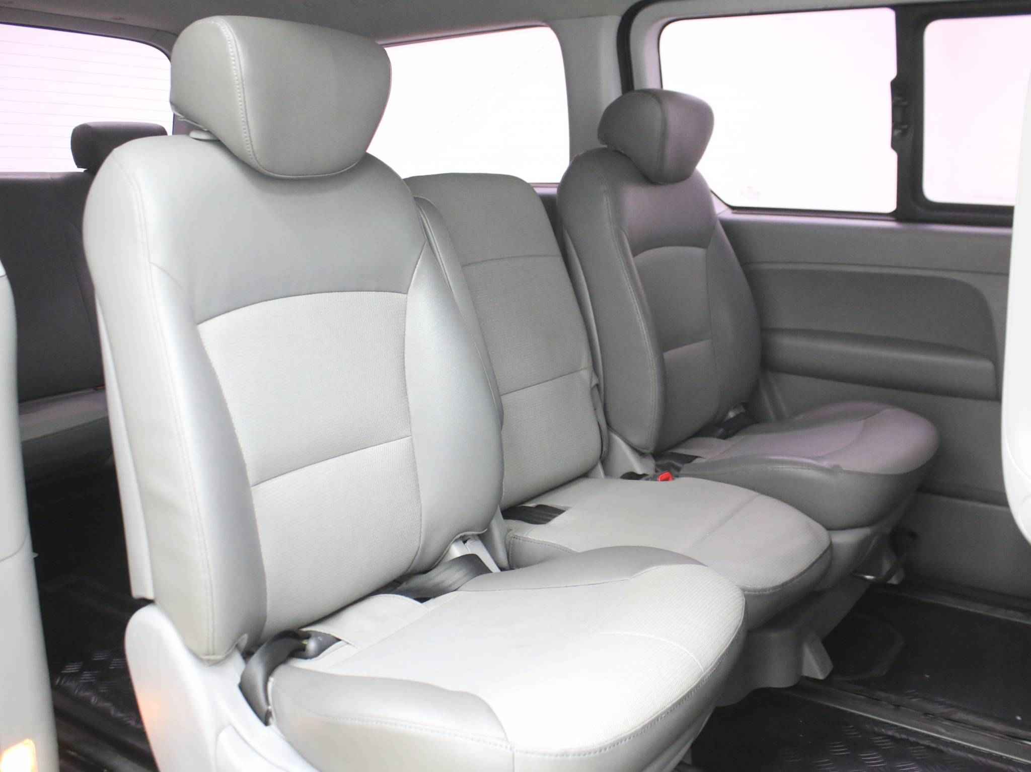 Hyundai Grand Starex, I