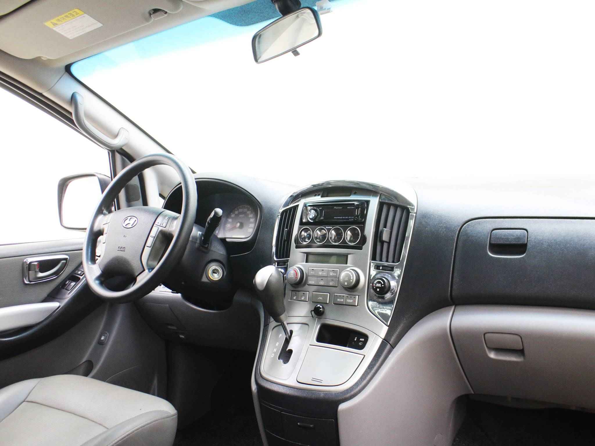 Hyundai Grand Starex, I