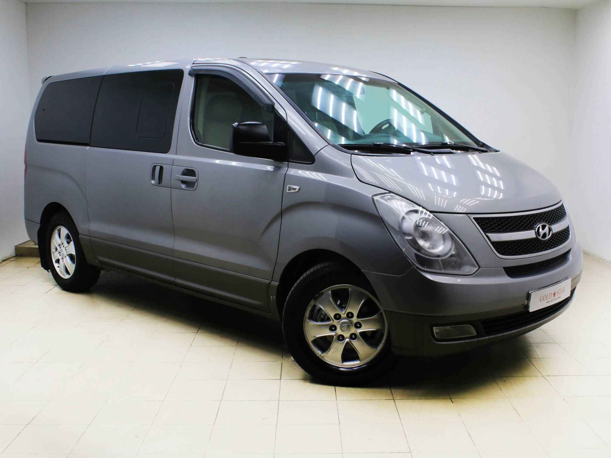 Hyundai Grand Starex, I