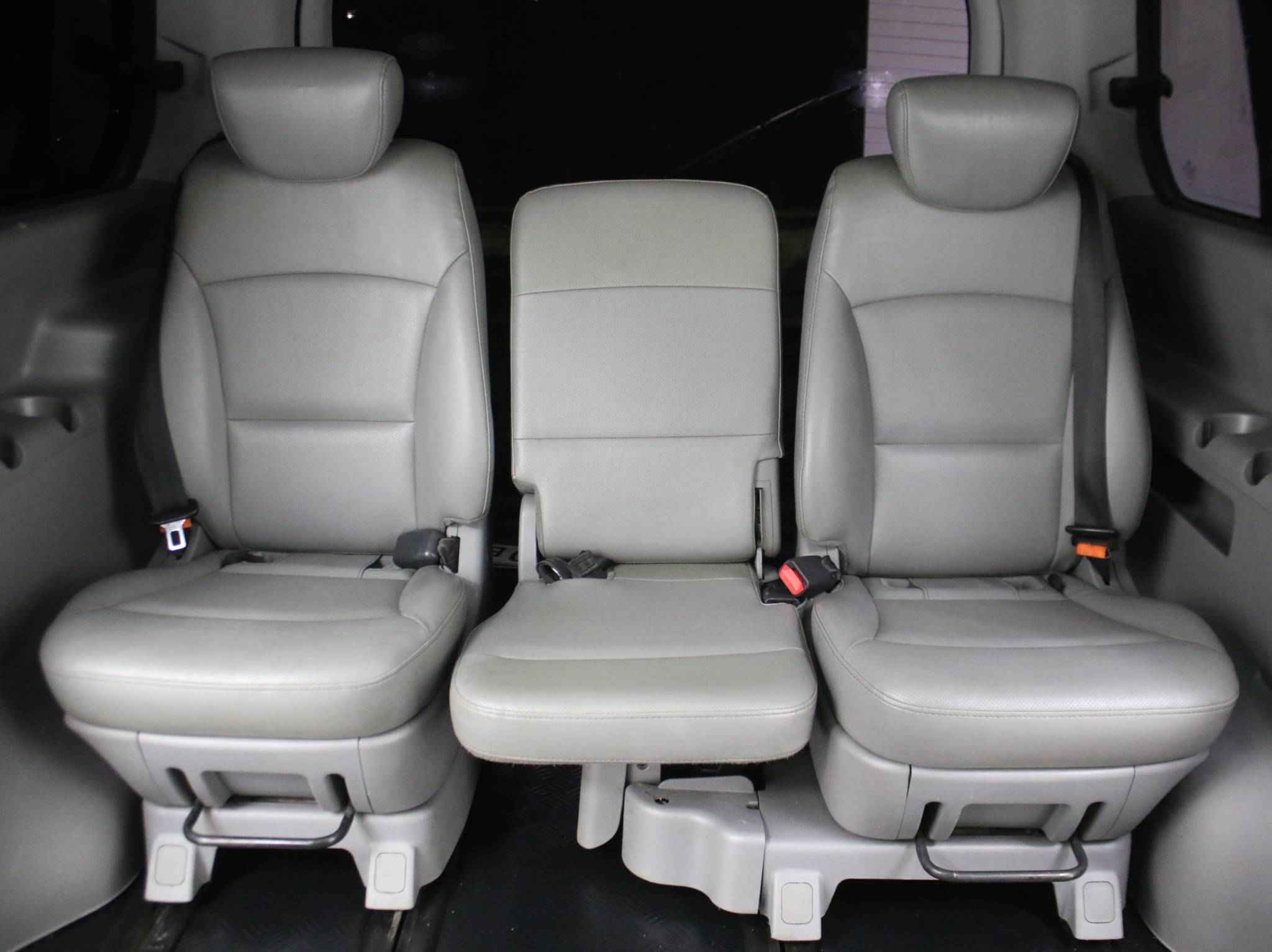 Hyundai Grand Starex, I