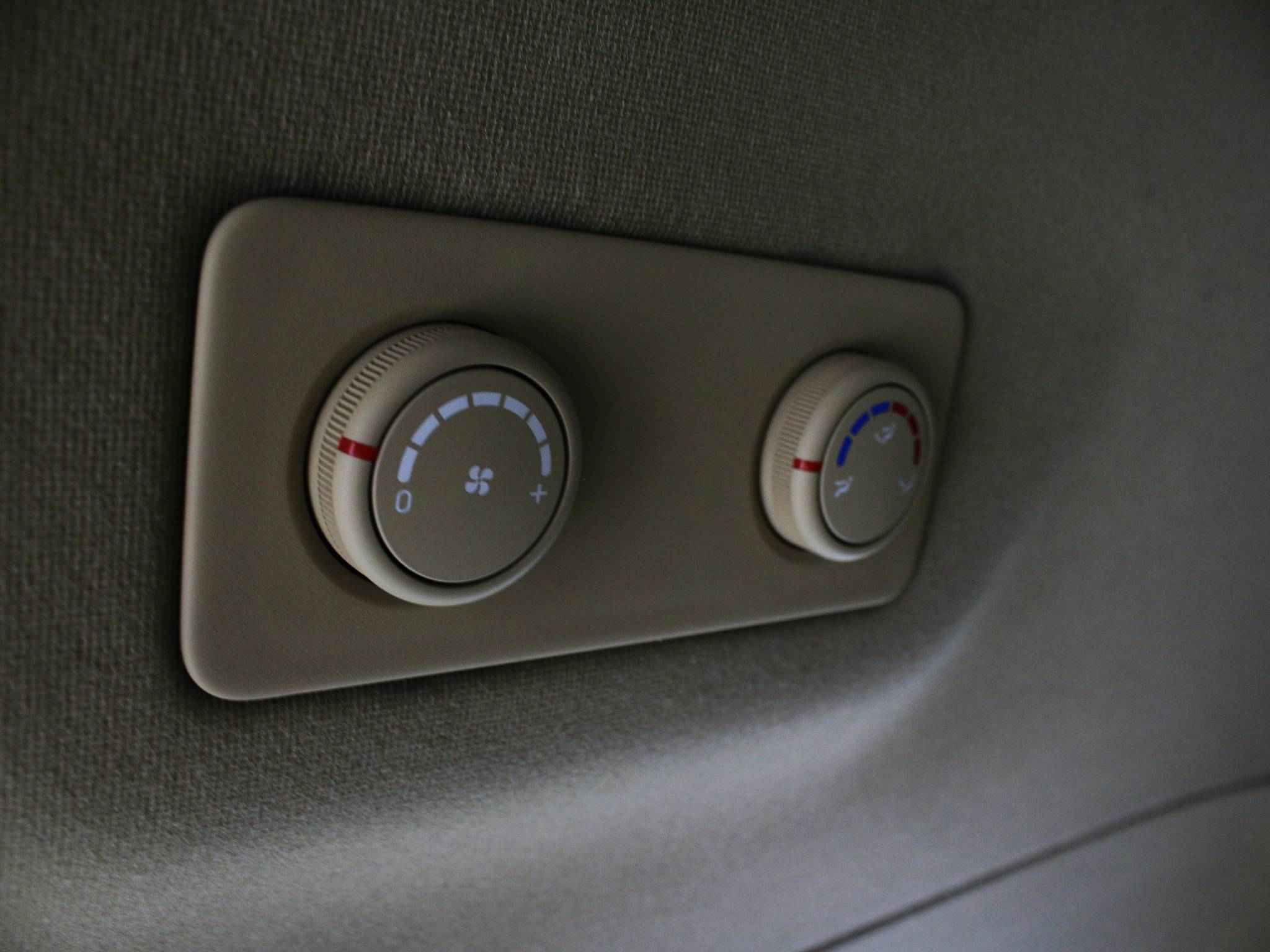 Hyundai Grand Starex, I