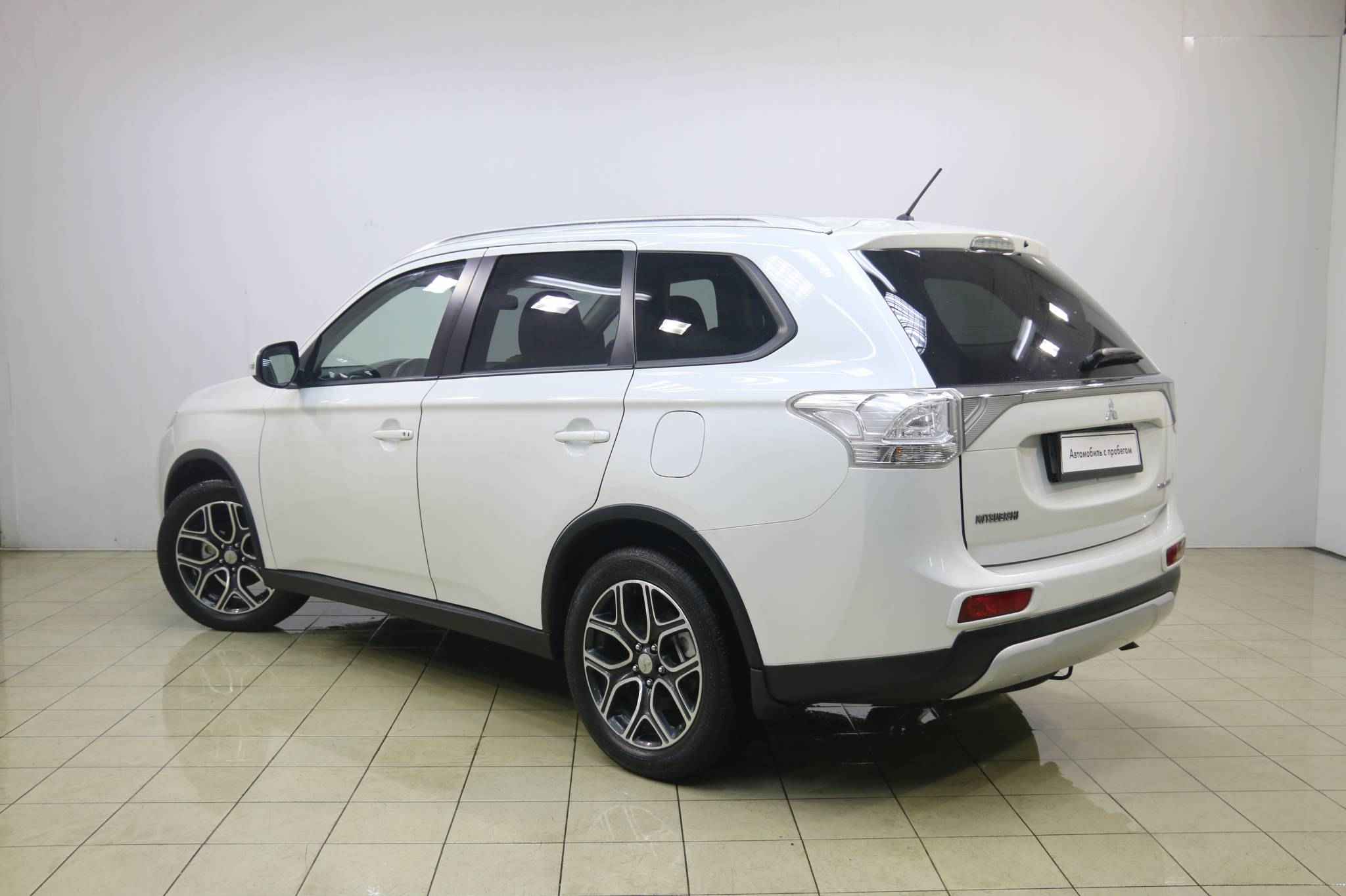Mitsubishi Outlander, III
