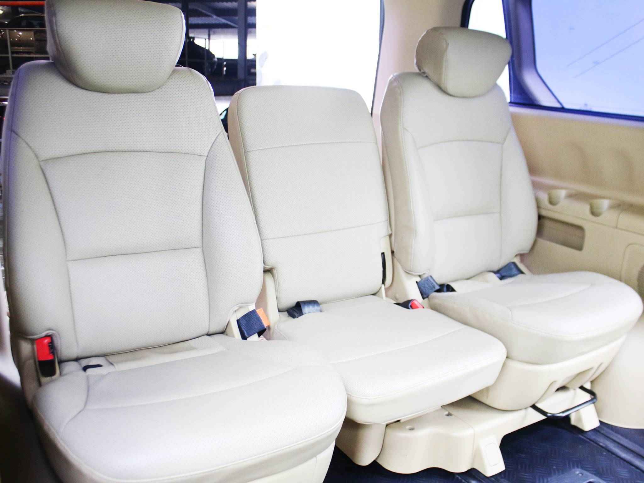 Hyundai Grand Starex, I