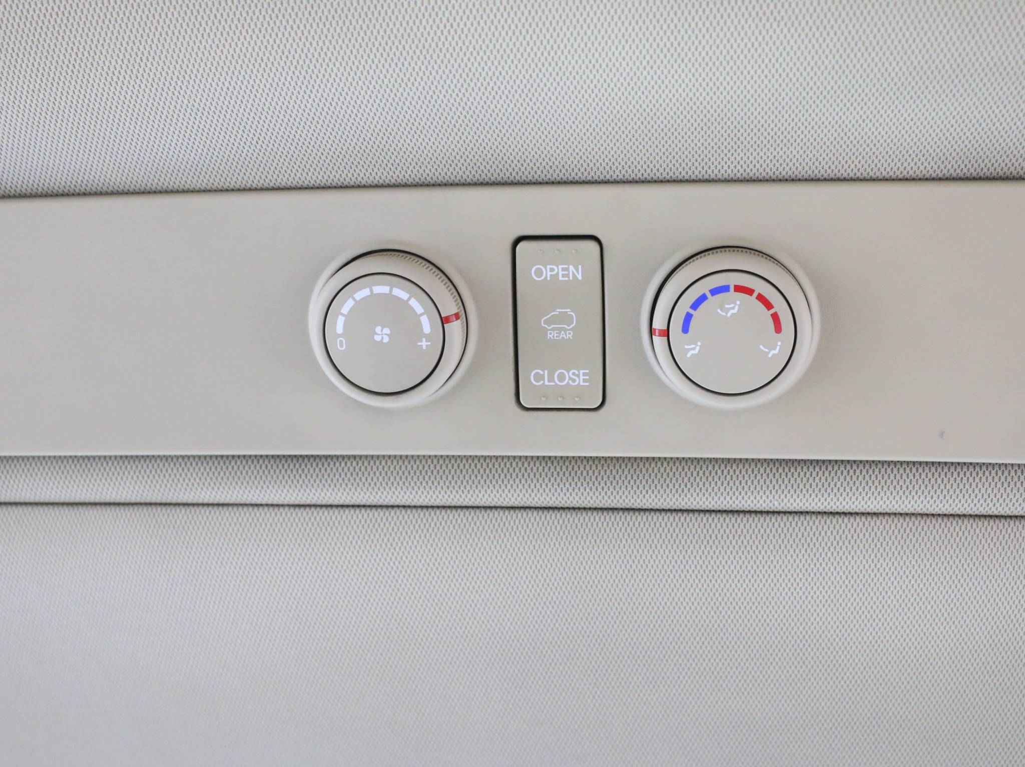 Hyundai Grand Starex, I