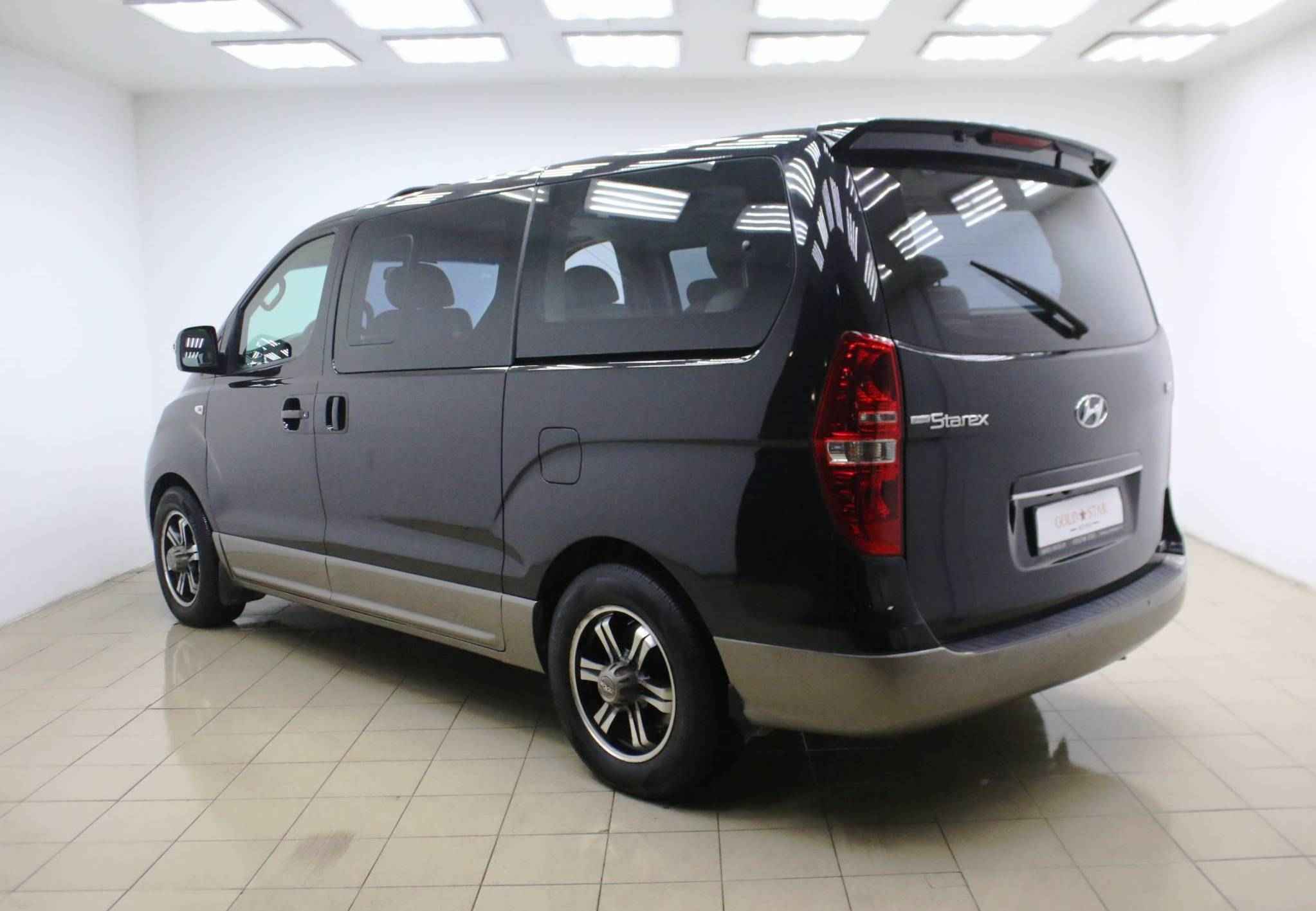 Hyundai Grand Starex, I
