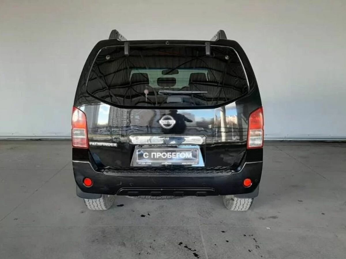 Nissan Pathfinder, 2011