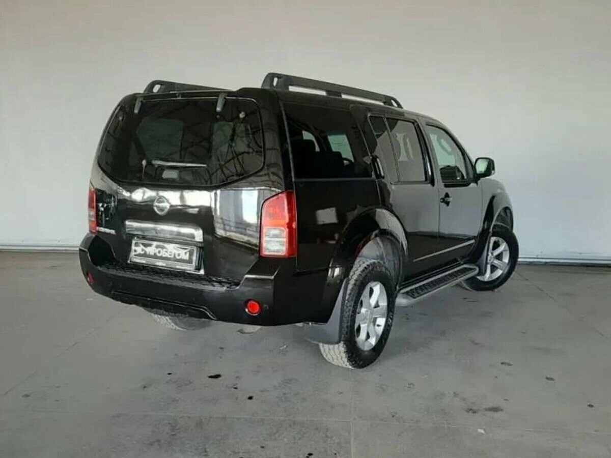 Nissan Pathfinder, 2011